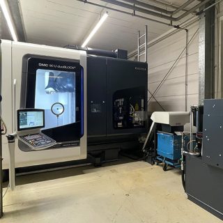 The “NEWCOMER” in machining: the new DMU 90 C machining centre at AWB