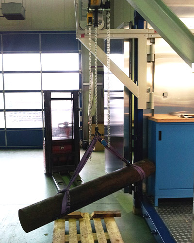 AWB Werkstattcontainer mit ausklappbarem Kran