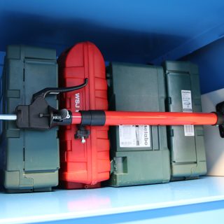 Schnellspanner sicher verstaut im AWB Werkstattcontainer